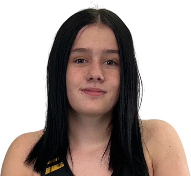 Ayla Minney headshot